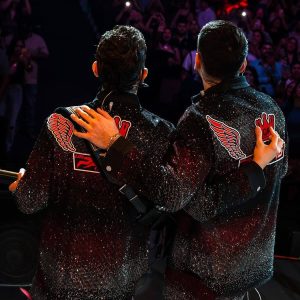 Este 8 de noviembre vive una noche inolvidable con todo el estilo, energía y éxi…