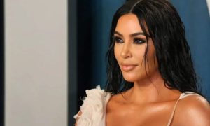 Kim Kardashian revela diagnóstico de aneurisma cerebral