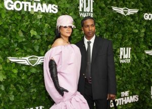 Mujer arrestada por tiroteo en casa de Rihanna en Los Ángeles